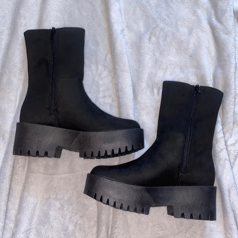 Nwt Platform booties